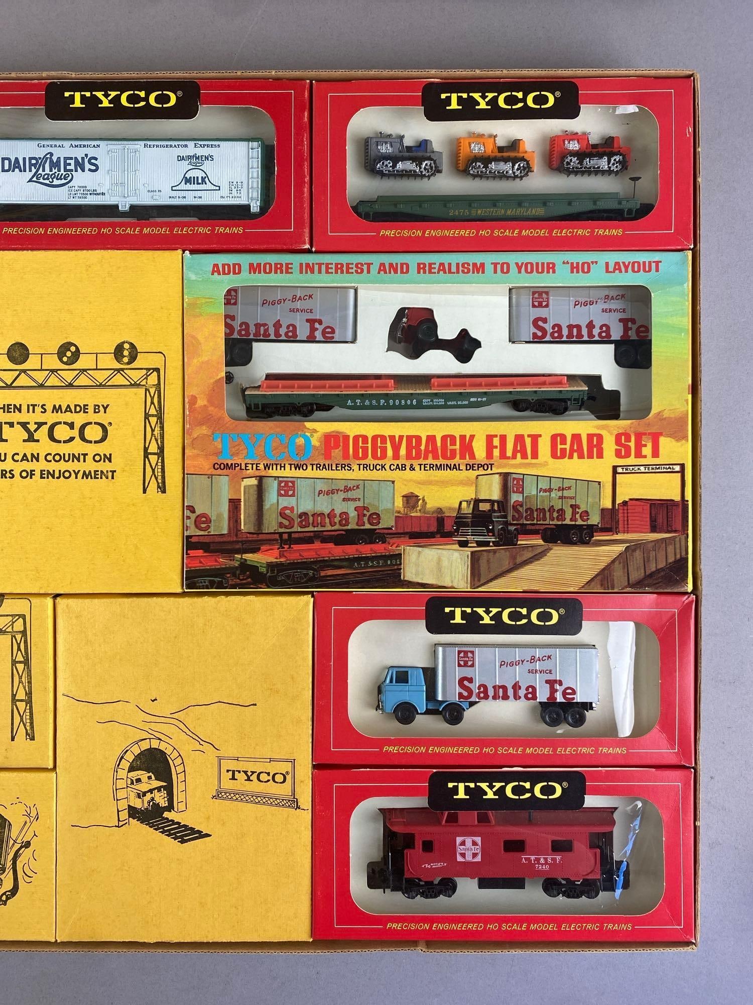 TYCO HO Scale Action Freight Train Set - 4