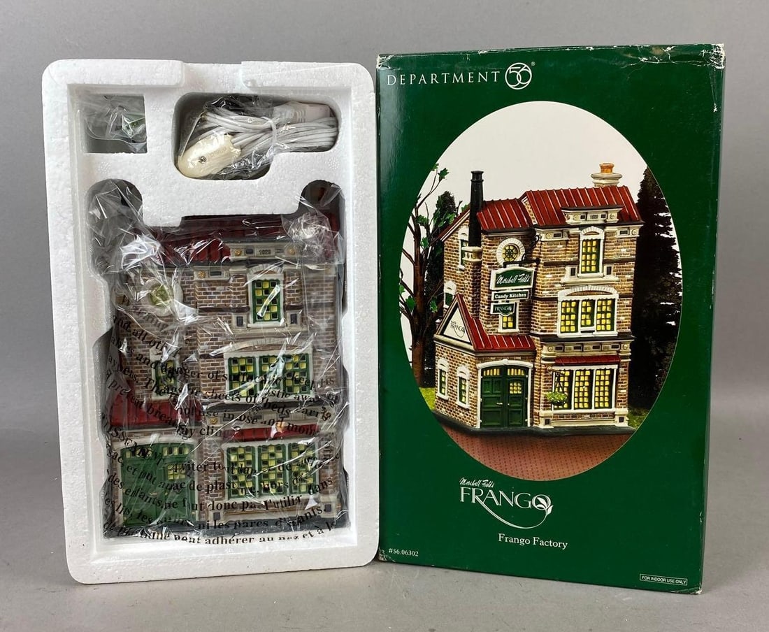 2005 Department 56 Marshall Fields Franco Factory Light up Display (1 of 3)