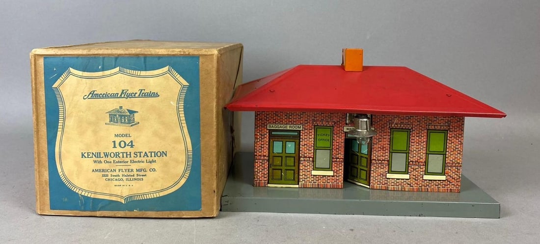 Post War 1940s American Flyer No.104 Kenilworth Station S Gauge Train Building: Like new in original packaging. Packaging measures