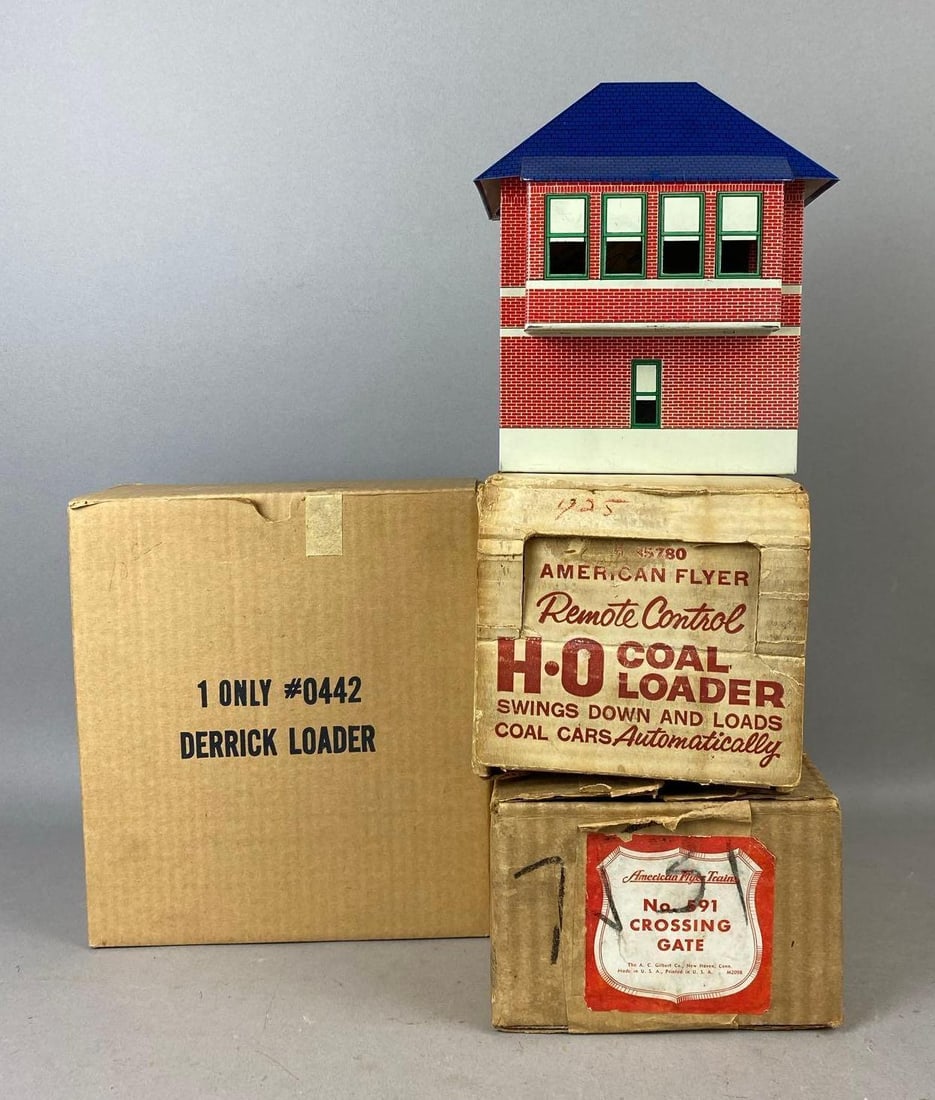 Group of 4 1950s American Flyer Trains S Gauge Model Train Accessories (1 of 3)