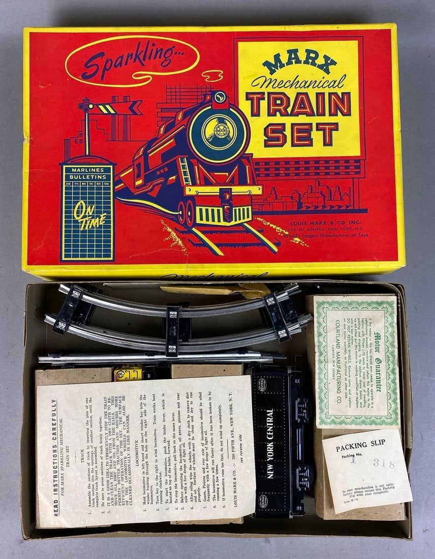 1950s Marx Mechanical O Gauge Wind-Up Train Set (1 of 5)