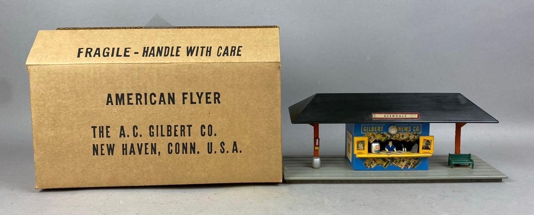 1950s American Flyer Mini-Craft No.272 Glendale Station News Stand O-Gauge Building: Measure 10 inches in length