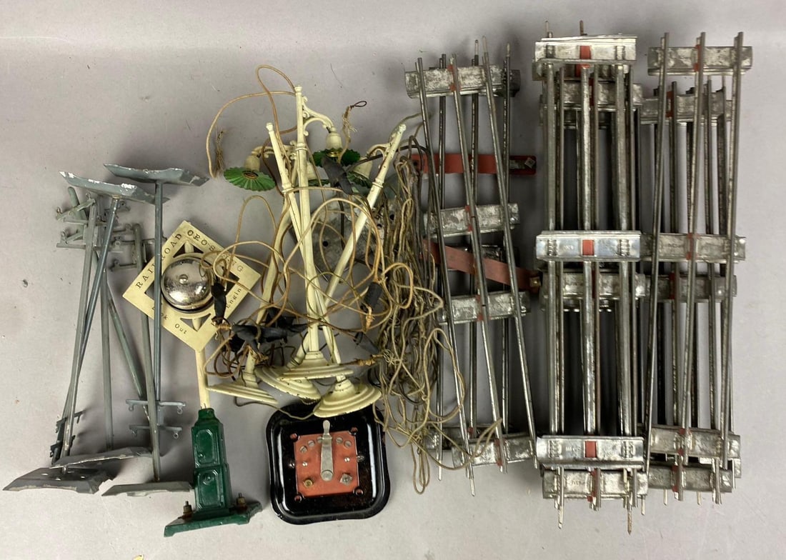 Group of Assorted Pre-War Ives Wide Gauge/ Standard Gauge Model Train Track and More (1 of 3)
