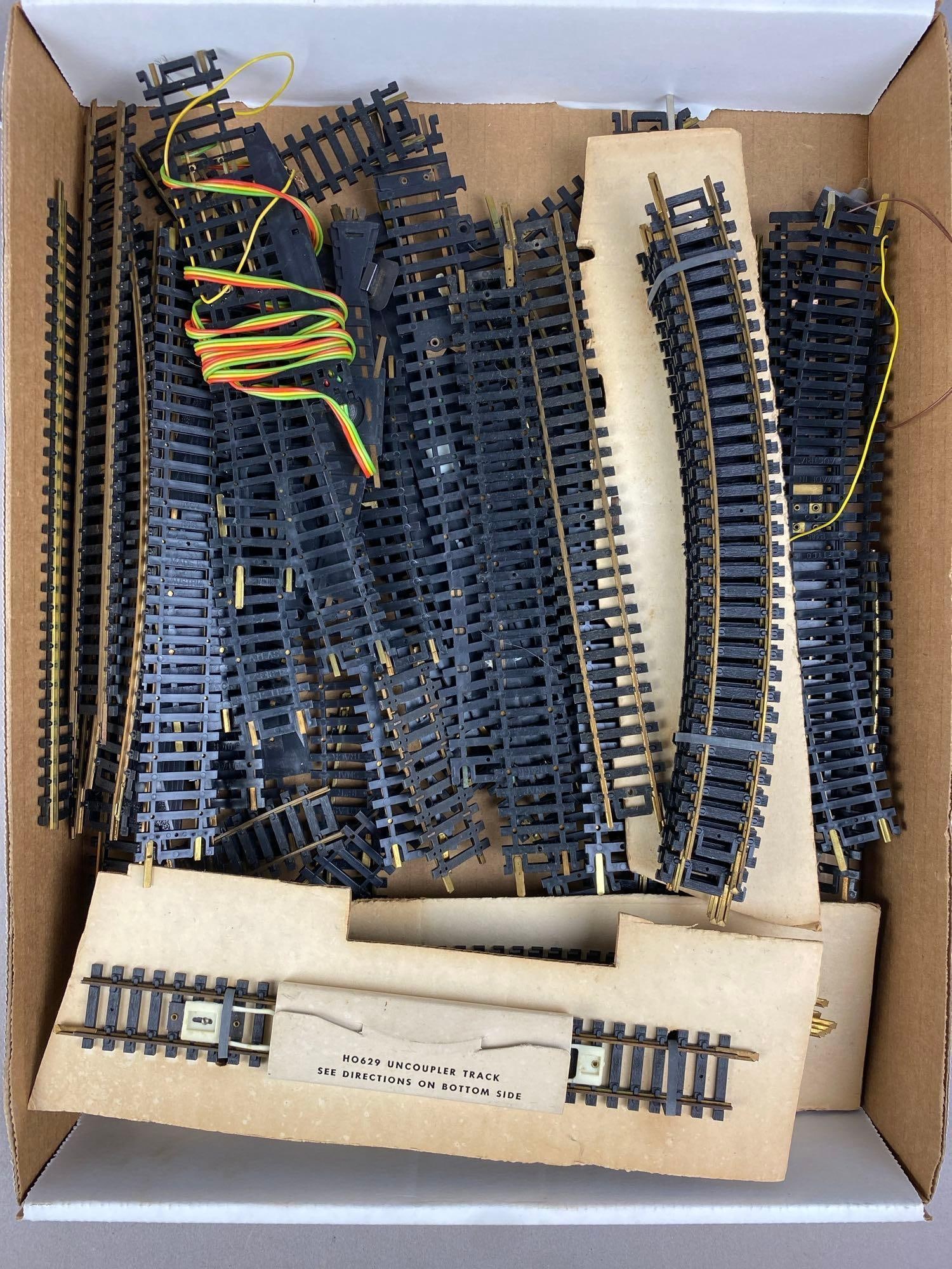group of 30+ Atlas HO Scale Tracks (1 of 3)