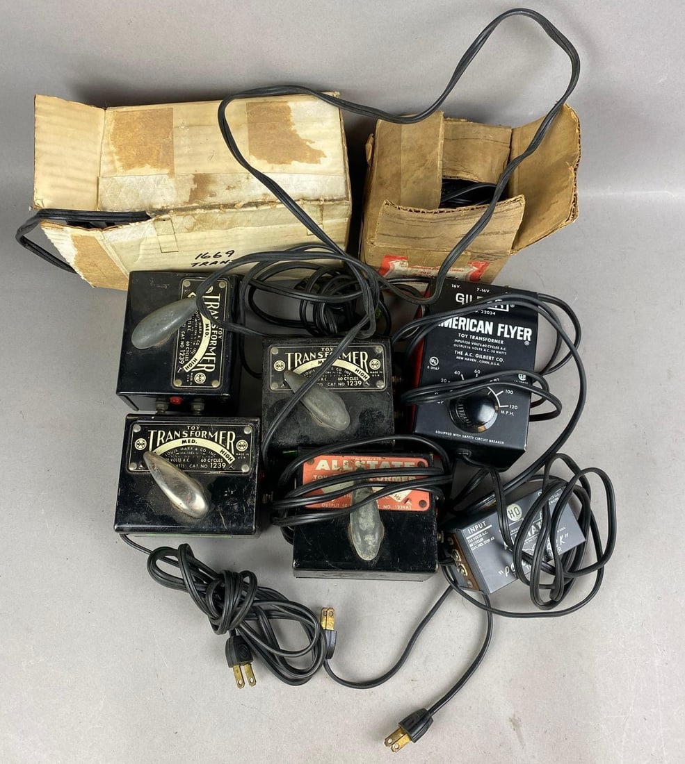 Group of 8 1950s Marx Train Toy Transformers and More (1 of 3)