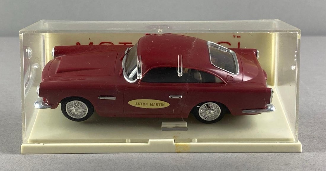 Vintage Ideal Motorific Aston Martin Motorific Battery Operated Slot Car (1 of 3)