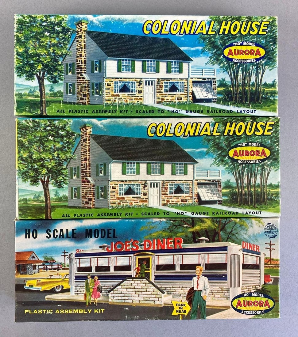 Group of 3 1950s Aurora HO Scale Building Plastic Model Kits: Sets seem complete, includes Joes diner and 2 colonial diners
