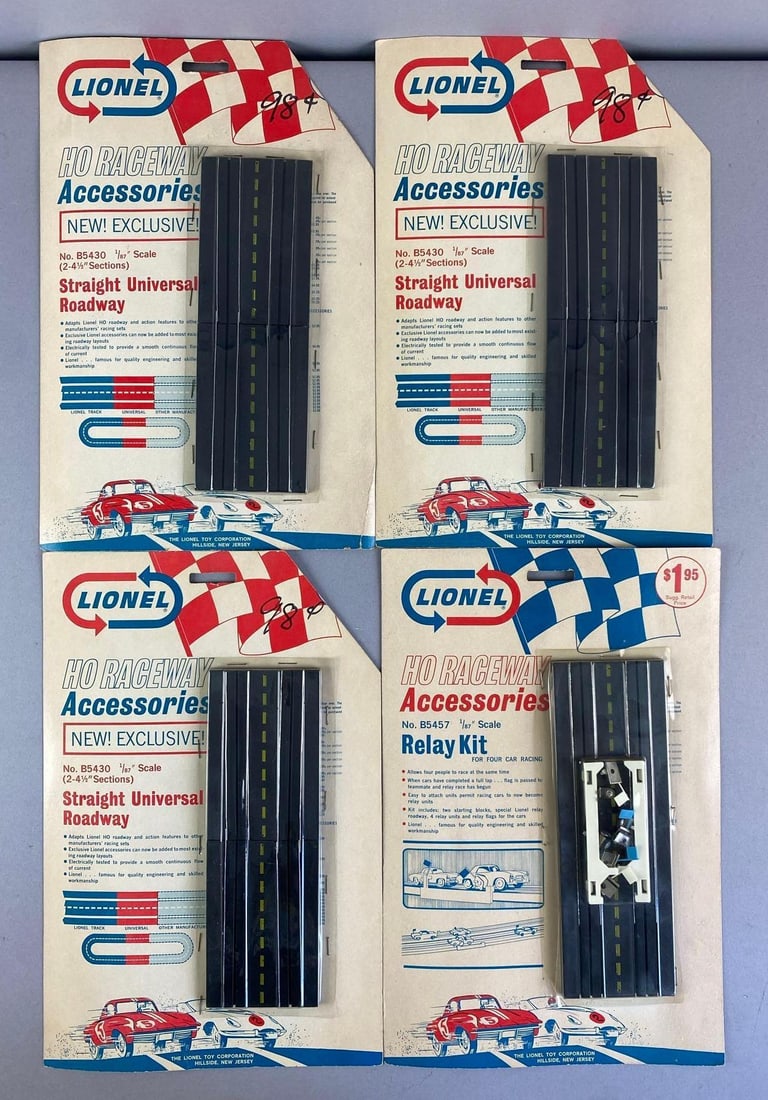 Group of 4 Vintage Lionel HO Scale Raceway Track Accessories (1 of 3)