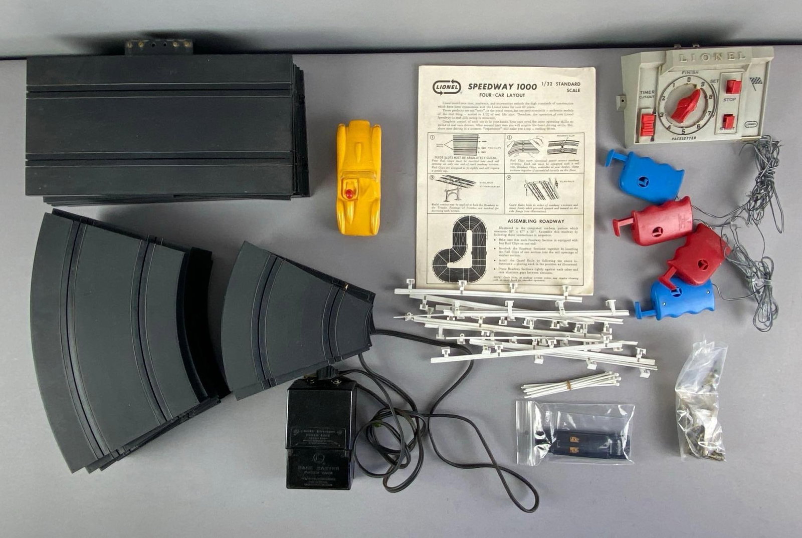 Lionel S Scale Speedway 1000 Slot Car Race Track Set (1 of 5)