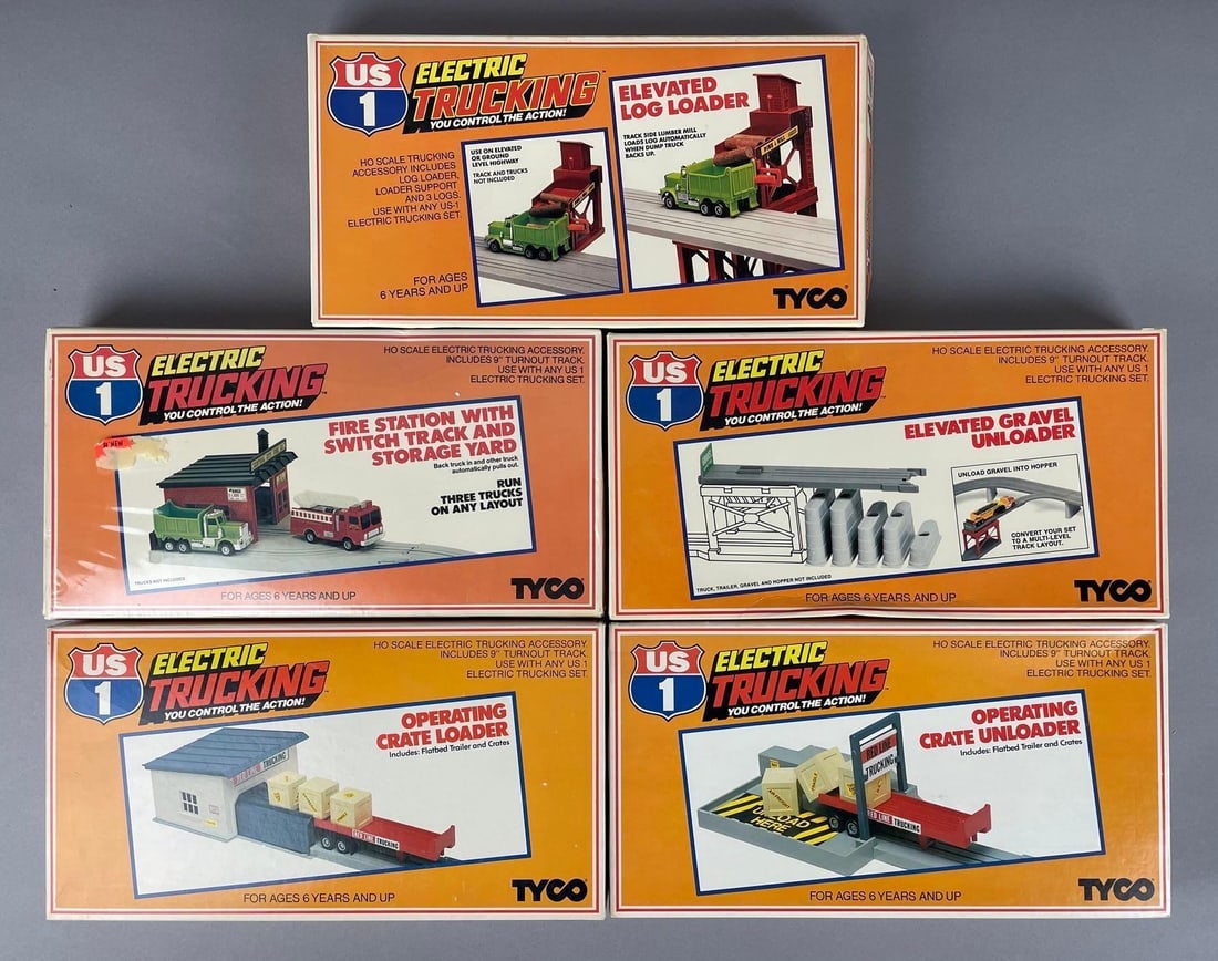Group of Tyco U.S. 1 HO Scale Electric Trucking Accessories (1 of 2)
