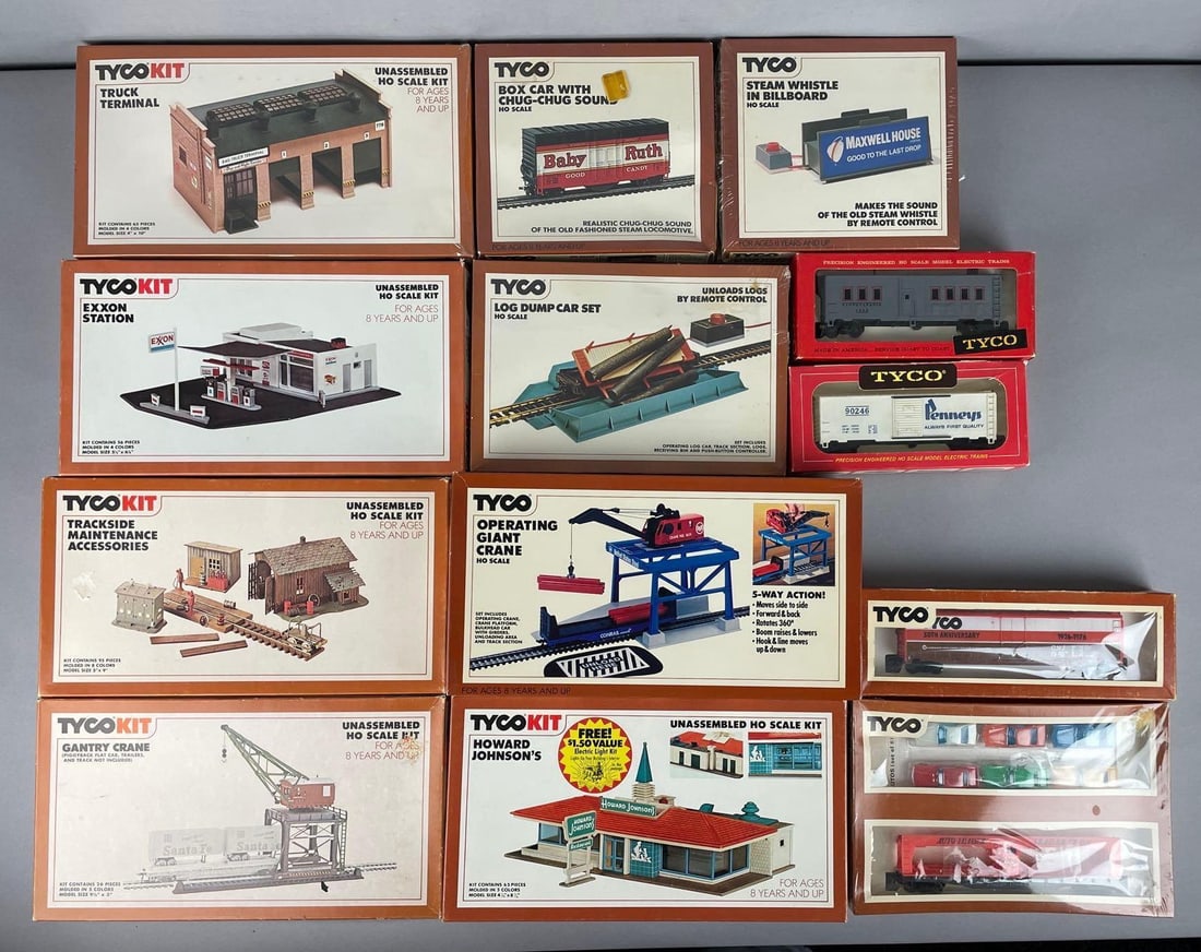 Group of TycoHO Scale Electric Set Accessories (1 of 3)