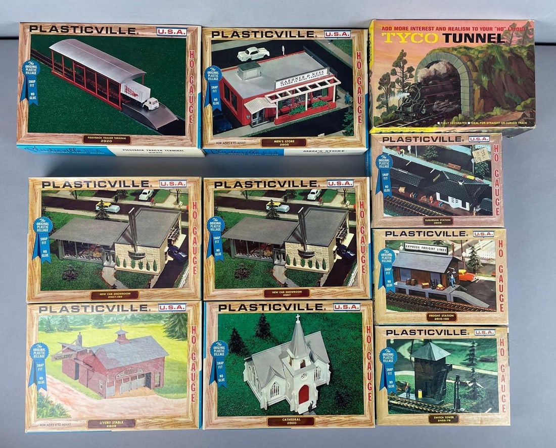 Group of Plasticville HO Scale Snap Fit Building Kits (1 of 2)