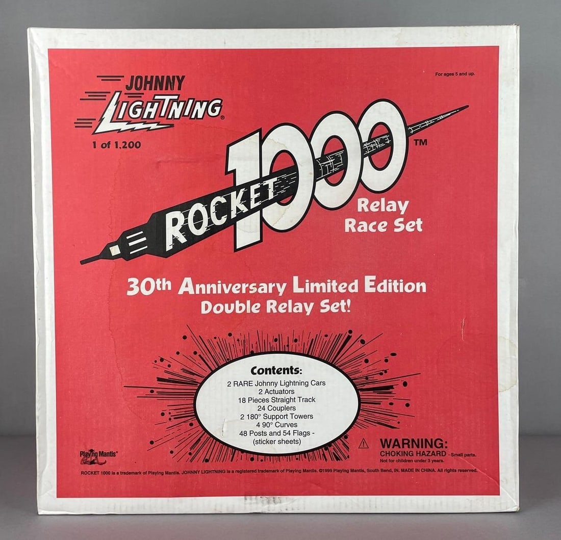 LE Johnny Lightning 30th Anniversary Rocket 1000 Relay Race Set (1 of 3)