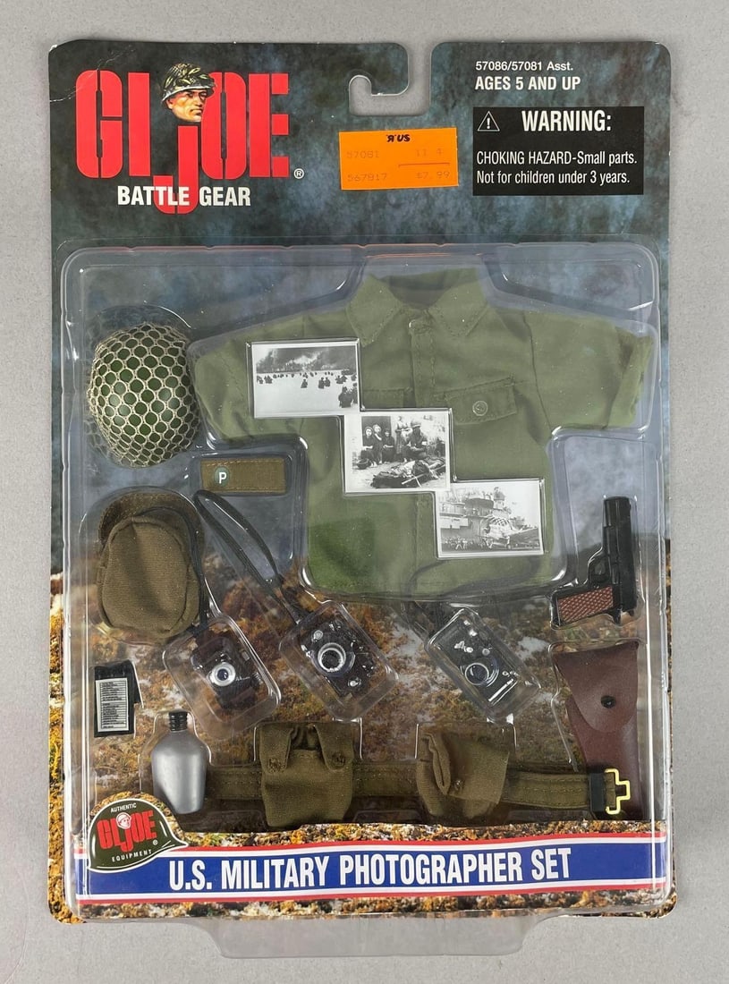 Hasbro G.I. Joe Battle Gear U.S. Military Photographer Set: Original packaging for 12 inches action figure