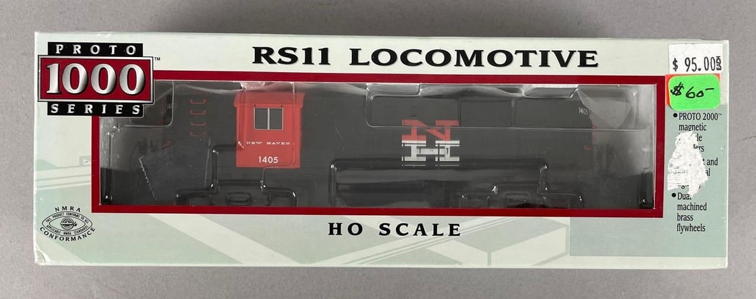 Walthers Proto Series 1000 HO Scale RS11 Diesel Locomotive (1 of 2)