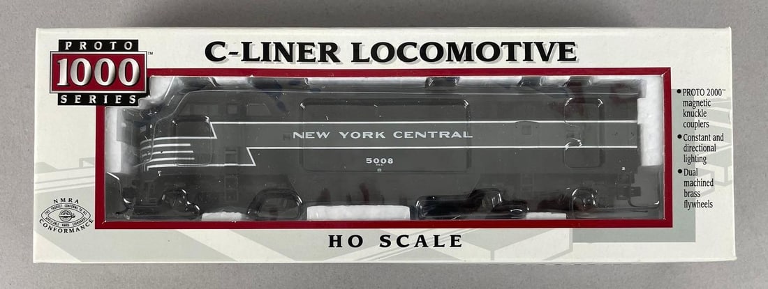 Walthers Proto Series 1000 HO Scale C-Liner Diesel Locomotive (1 of 2)