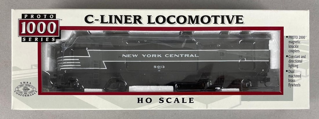 Walthers Proto Series 1000 HO Scale C-Liner Diesel Locomotive (1 of 2)
