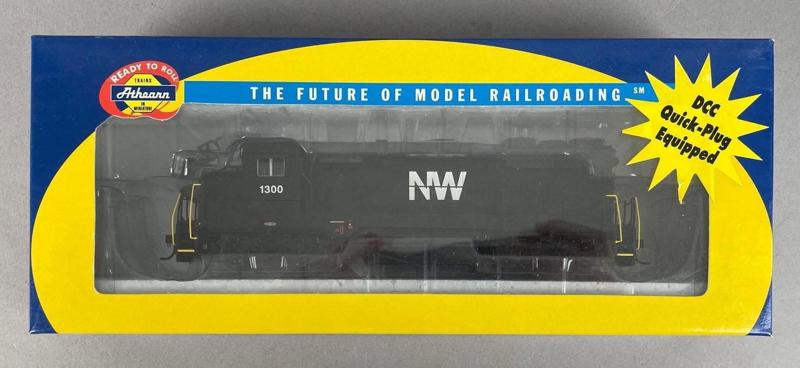 Athearn HO Scale GP35 Diesel Locomotive (1 of 2)
