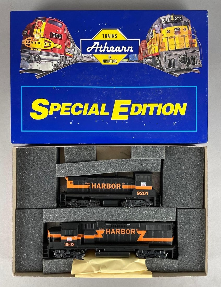 Athearn Special Edition HO Scale GP38-2 SW1500 Diesel Locomotive Set: Indiana harbor belt, powered