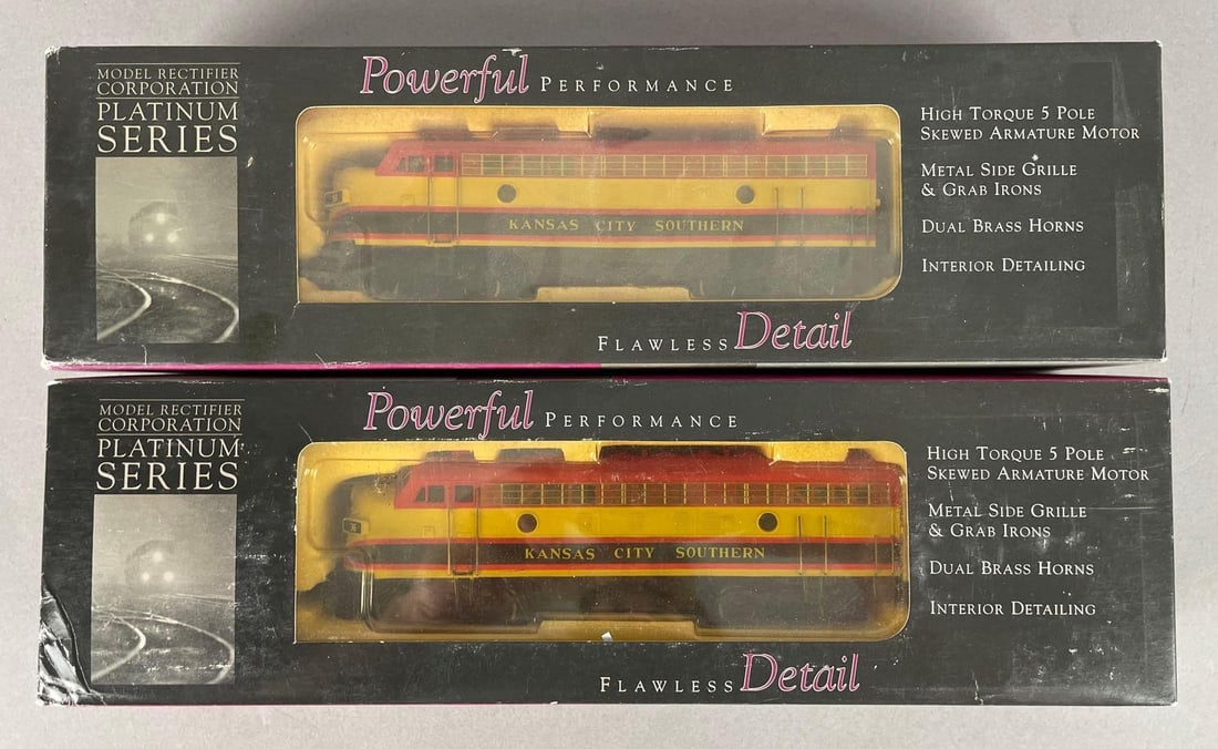 Group of 2 MRC Platinum Series HO Scale CB116 Diesel Locomotives: Kansas City southern