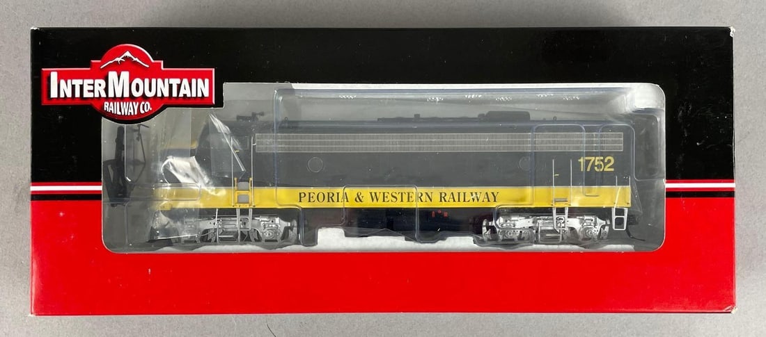 InterMountain Railway HO Scale EMD FP9 Diesel Locomotive (1 of 2)