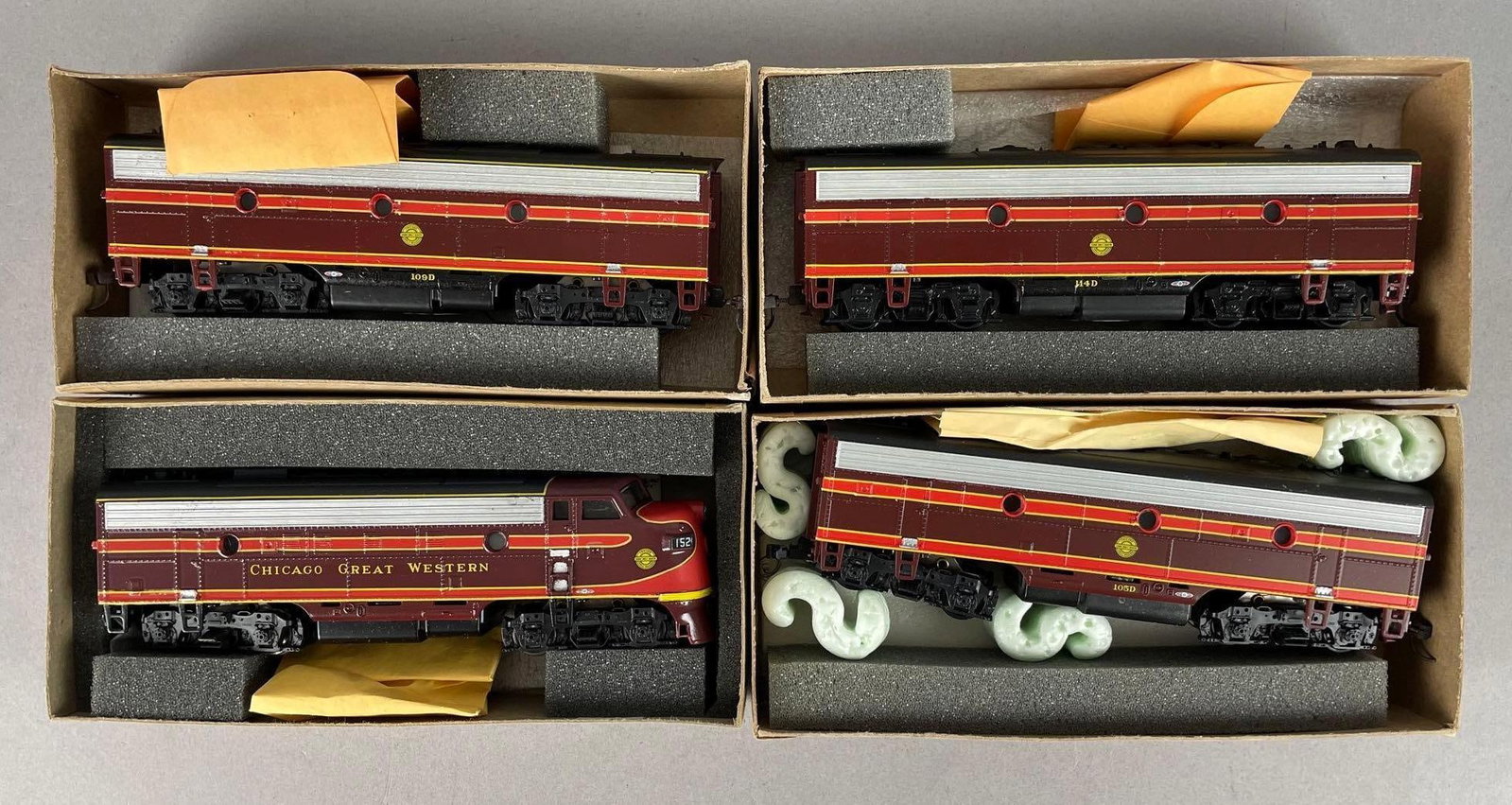 Group of Athearn HO Scale F7A/B Diesel Locomotives: Chicago great western