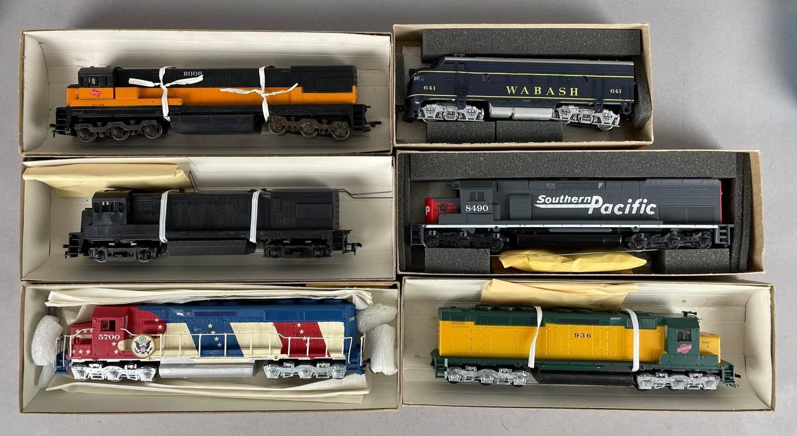 Group of Athearn HO Scale Diesel Locomotives: Includes presidential sdp-40, Wabash f7
