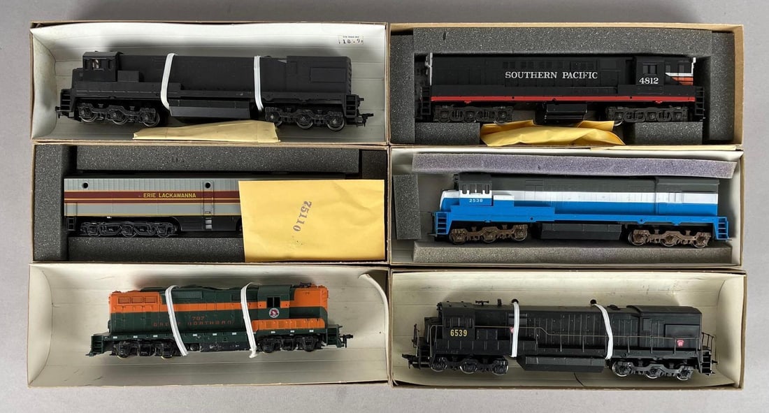 Group of Athearn HO Scale Diesel Locomotives: Includes u30-c, pb-1