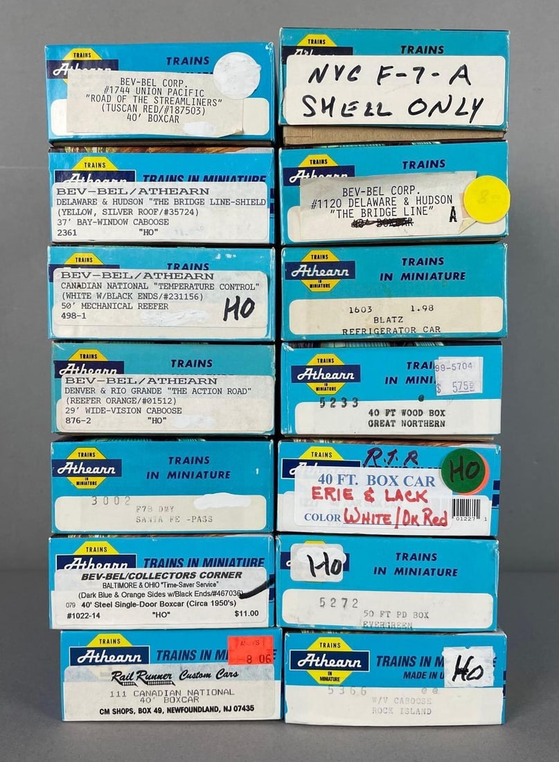 Group of Athearn HO Scale Freight Train Cars: Includes refrigerator, boxcars