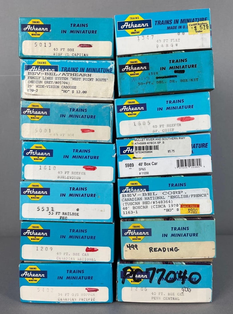 Group of Athearn HO Scale Freight Train Cars: Includes boxcars, reefer