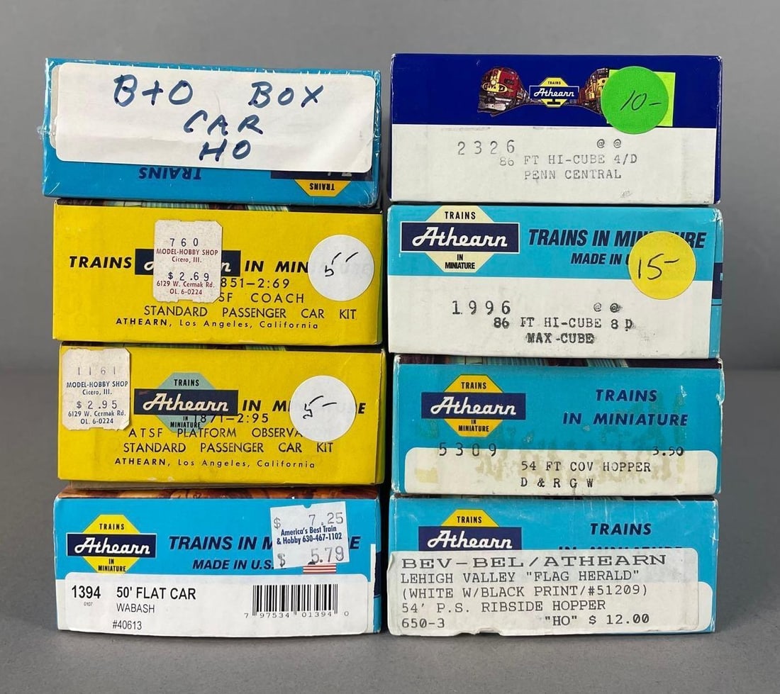 Group of Athearn HO Scale Freight / Passenger Train Cars: Includes platform observation, Penn central hi cube