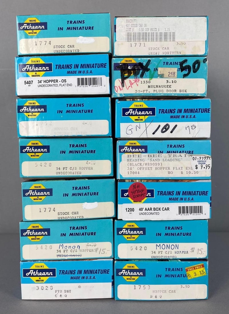 Group of Athearn HO Scale Freight Train Cars: Includes stock cars, hoppers