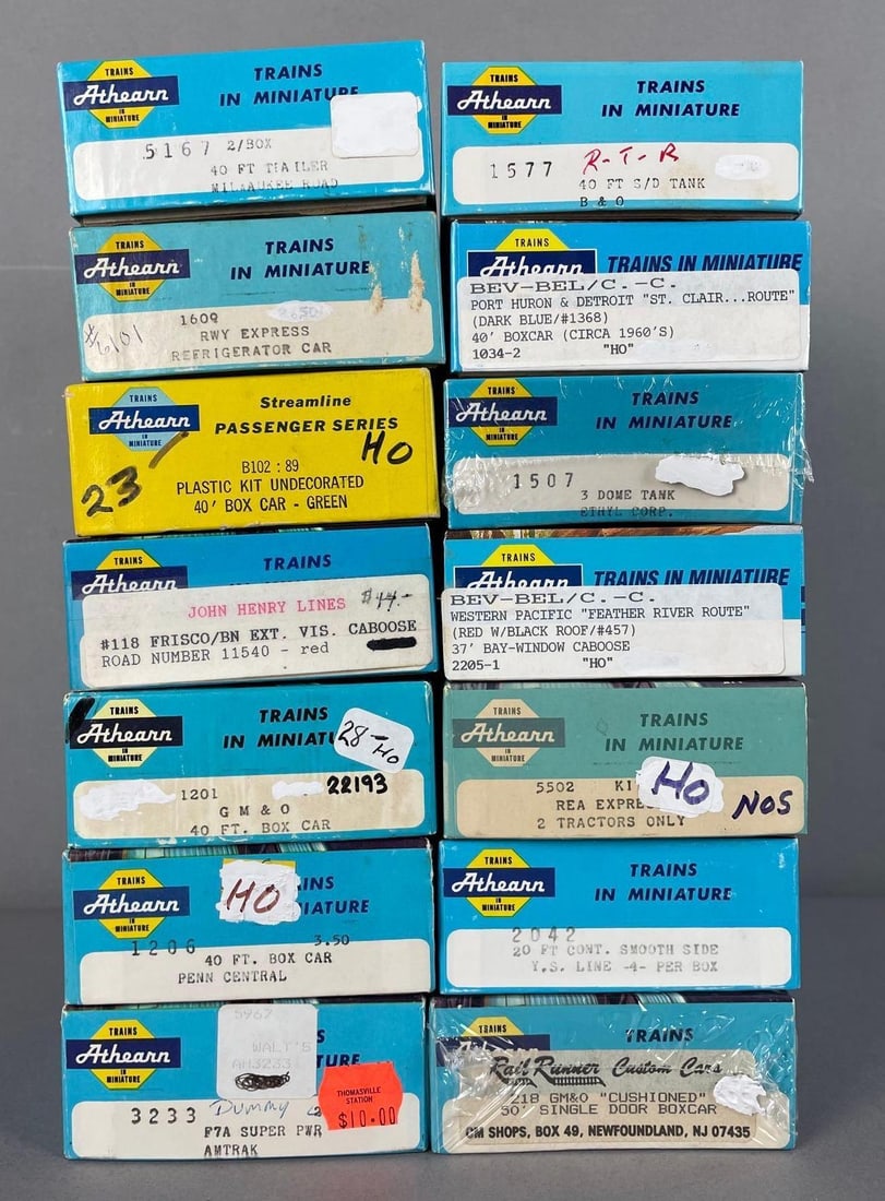 Group of Athearn HO Scale Freight Train Cars: Includes boxcars, a anker