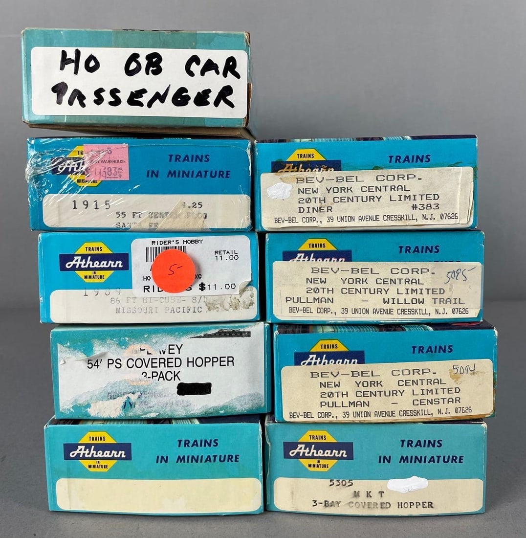 Group of Athearn HO Scale Freight Train Cars (1 of 2)