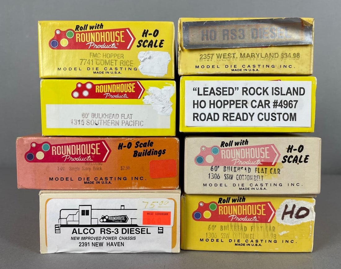 Group of Roundhouse HO Scale Freight Train Cars (1 of 2)