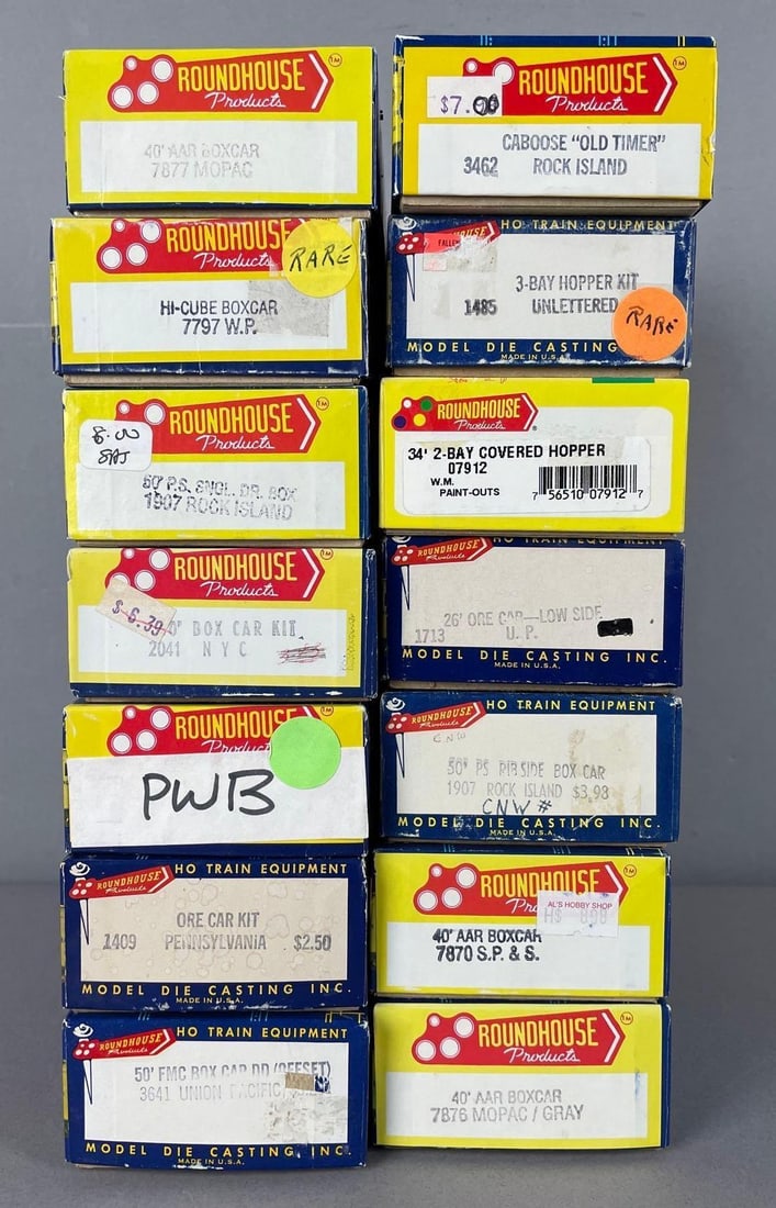 Group of Roundhouse HO Scale Freight Train Cars: Includes pre car kit, caboose
