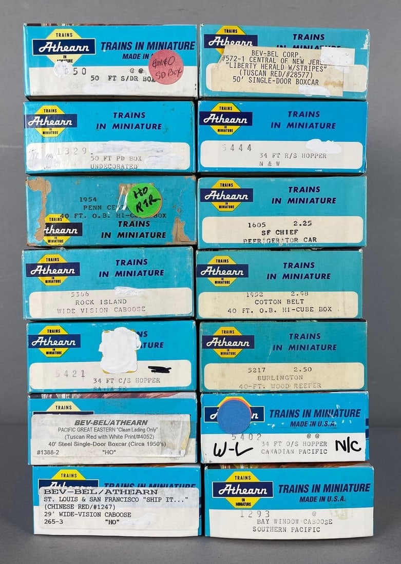 Group of Athearn HO Scale Freight Train Cars: Includes refrigerator, hoppers