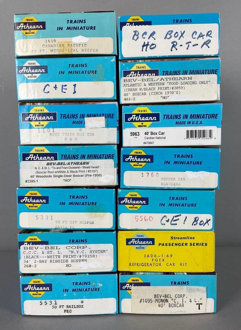 Group of Athearn HO Scale Freight Train Cars: Includes refrigerator, reefer