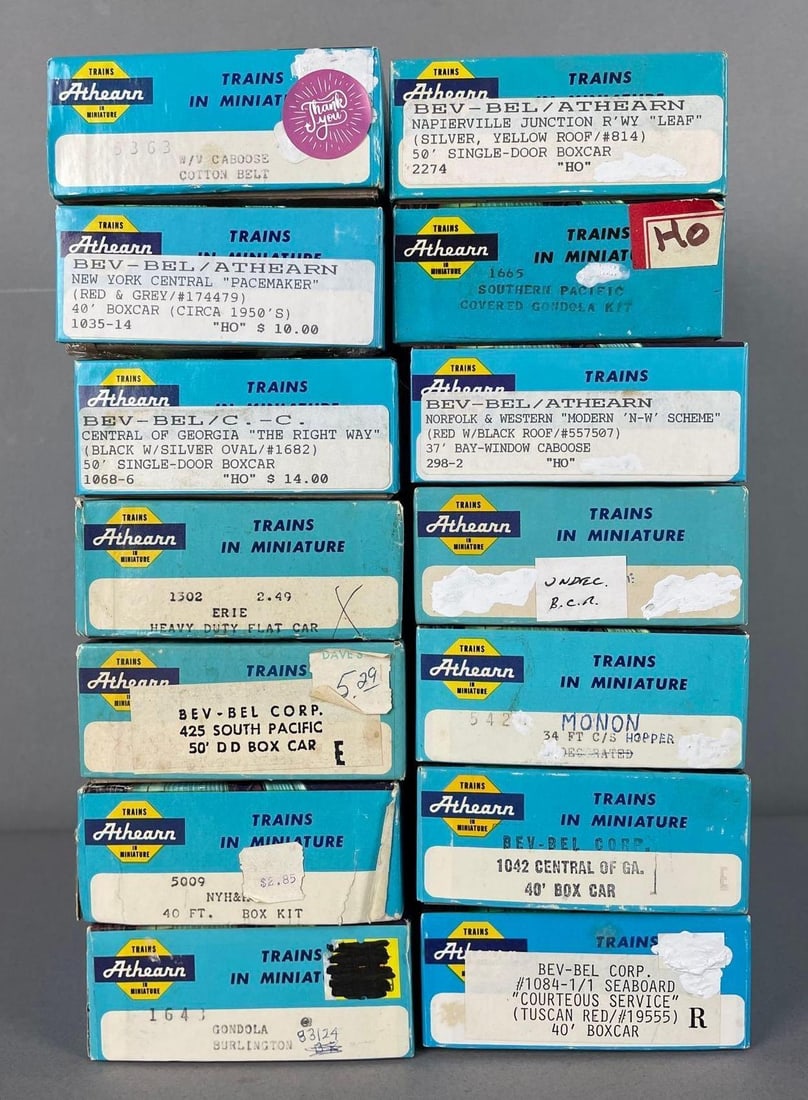Group of Athearn HO Scale Freight Train Cars: Includes caboose, boxcars