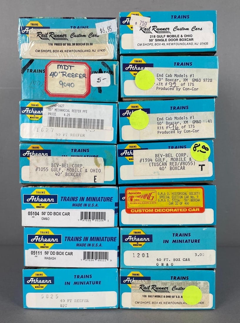 Group of Athearn HO Scale Freight Train Cars: Includes boxcars, reefer