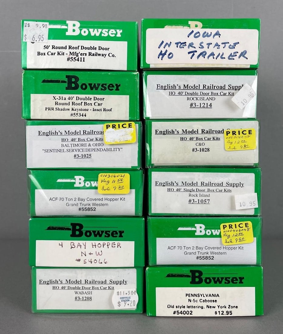 Group of Bowser HO Scale Freight Train Cars: Includes box cars, hopper