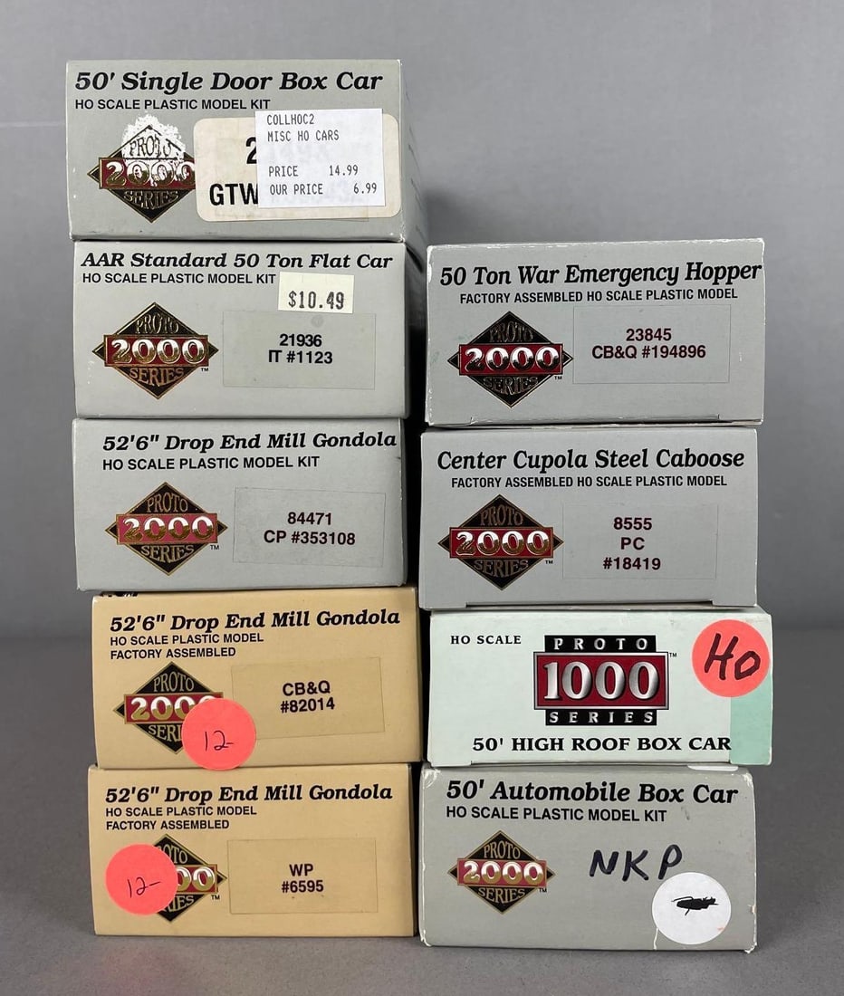 Group of Proto Series 2000 HO Scale Freight Train Cars: Includes caboose, gondolas