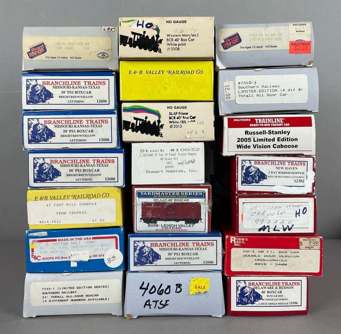 Group of HO Scale Freight Train Cars: Includes boxcars, caboose