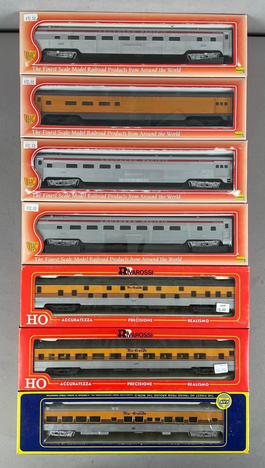 Group of Rivarossi HO Scale Passenger Train Cars: Includes AHM Rio grande, streamlined