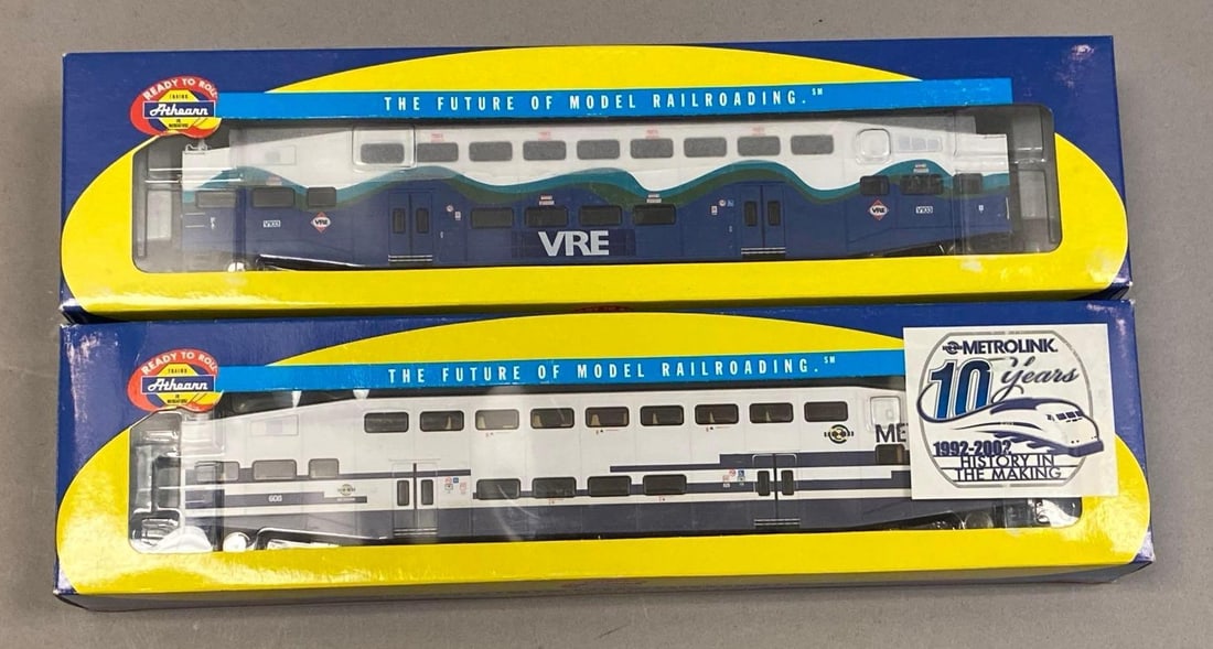 Group of 2 Athearn HO Scale Train Bombardier Control Cars: Untested in original box, includes VRE and Metroeach measures 14 1/2 inches W