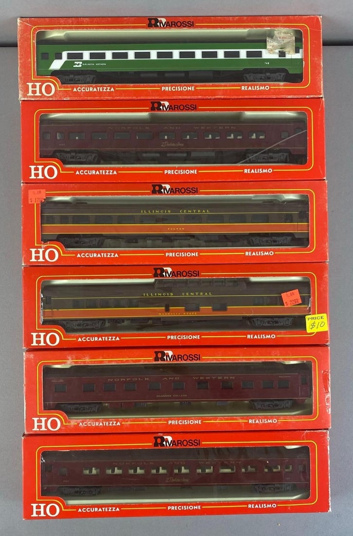 Group of 6 Rivarossi HO Scale Passenger Train Cars: In original boxes, includes illinois central, norfolk and western and burlington northern, each measures 13 inches W