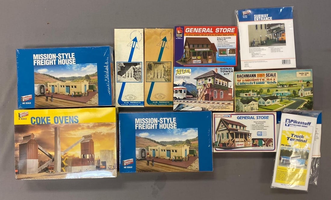 Group of 10+ Walther Cornerstone HO Scale Building and More (1 of 3)