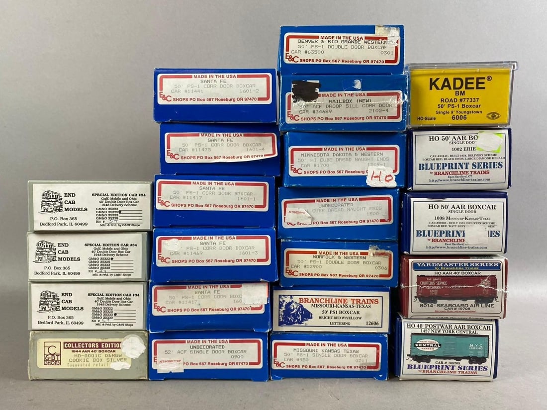 Group of 10+ Branchline HO Scale Train Cars and More: Includes Box car, End car, and more. Largest measure L 10 x W 4 inches.