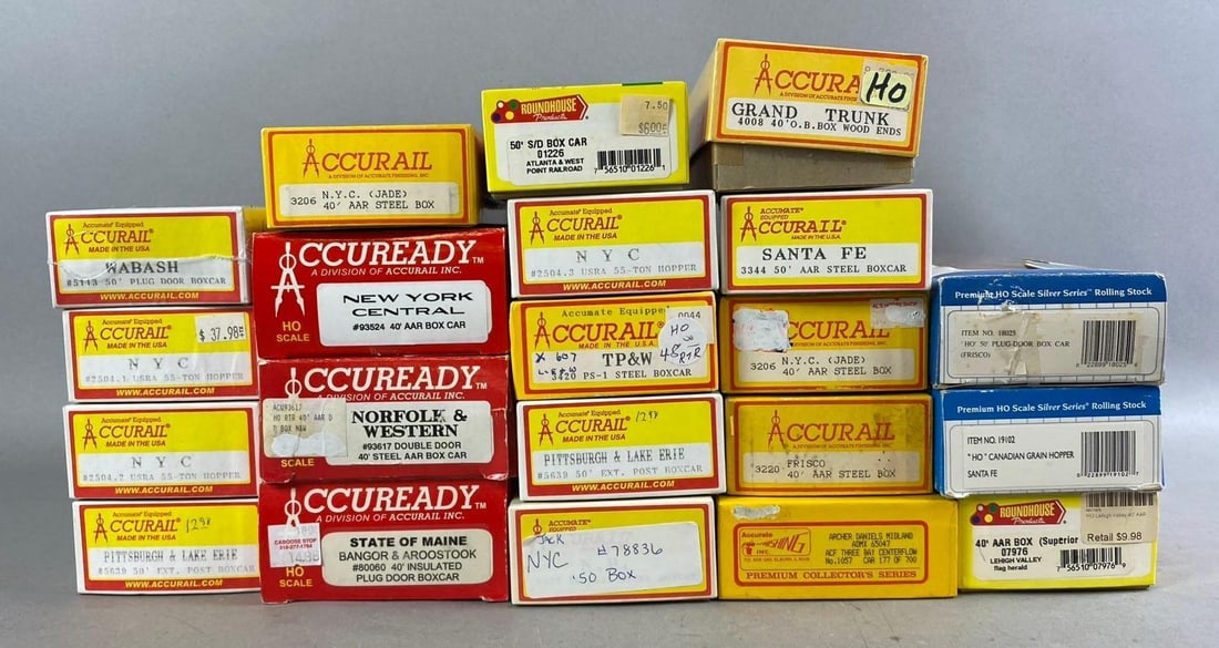 Group of 10+ Accurail HO Scale Train Cars and More: Includes boxcar, hopper, and more. Largest measures L 8 x W 3 inches.