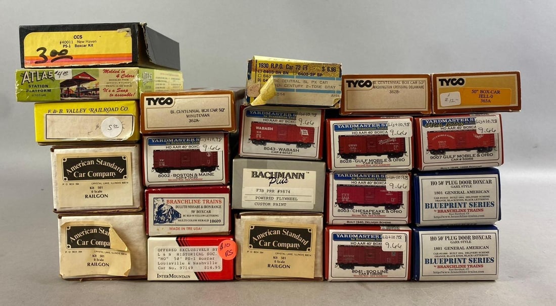 Group of 10+ Yardmasters HO Scale Train Cars and More (1 of 3)